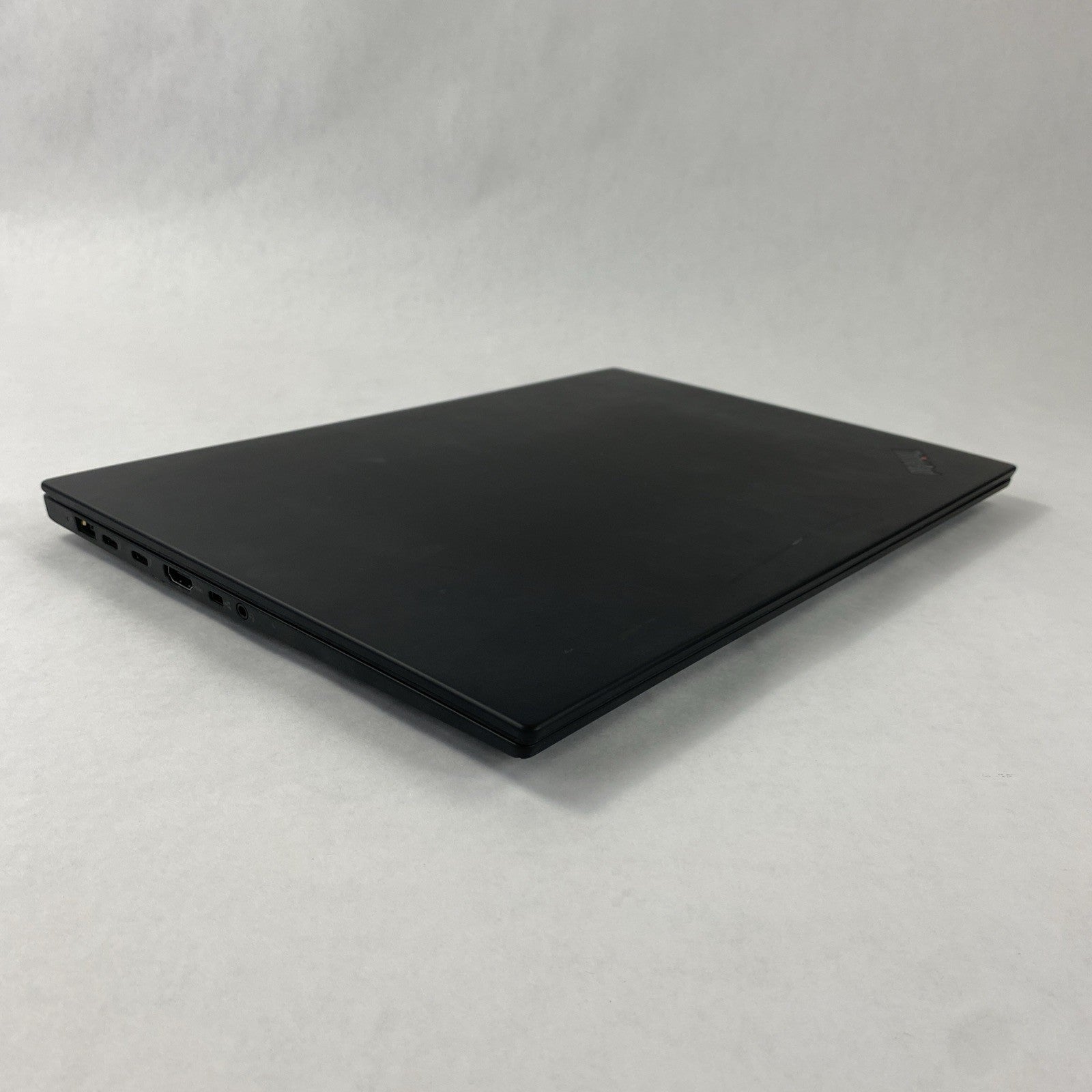 Lenovo ThinkPad P1 15.6" Touch Xeon E 2176M 2.70 GHz 16 GB RAM No HDD No OS