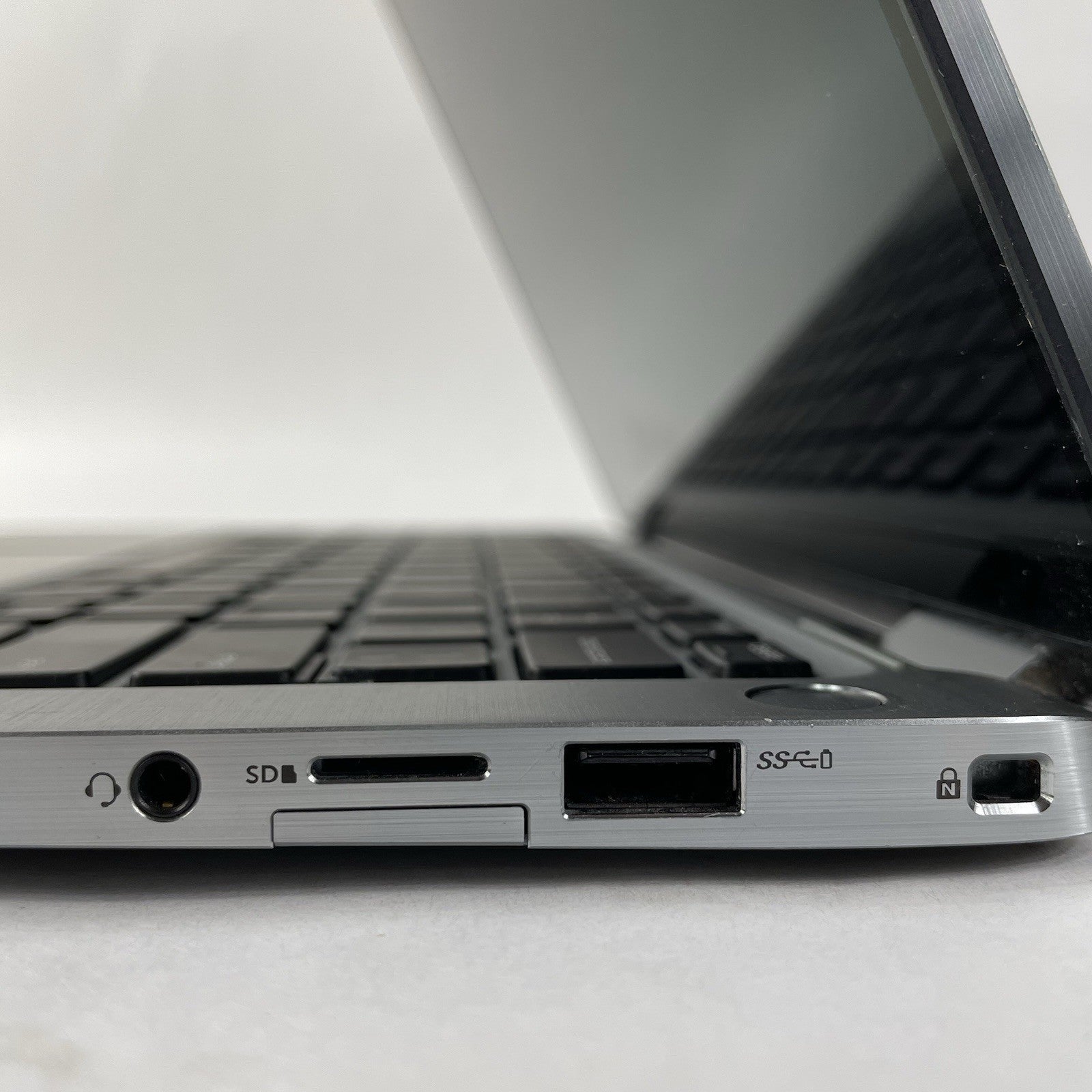 Dell Latitude 7400 2-in-1 14" i7-8665U 1.90 GHz 16 GB RAM No SSD/OS/AC10