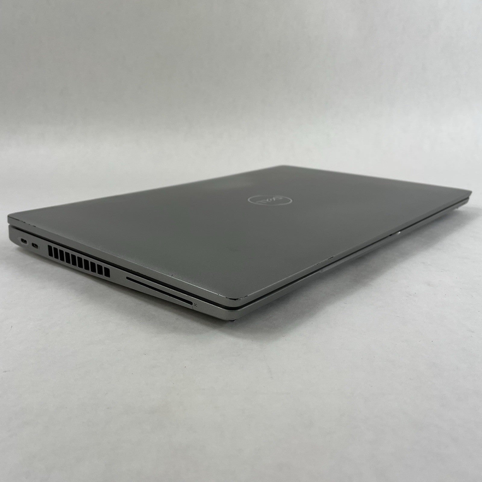 Dell Latitude 5530 15.6" i5-1245U 3.96 GHz 16 GB RAM No SSD/OS/AC - Bad Edge13