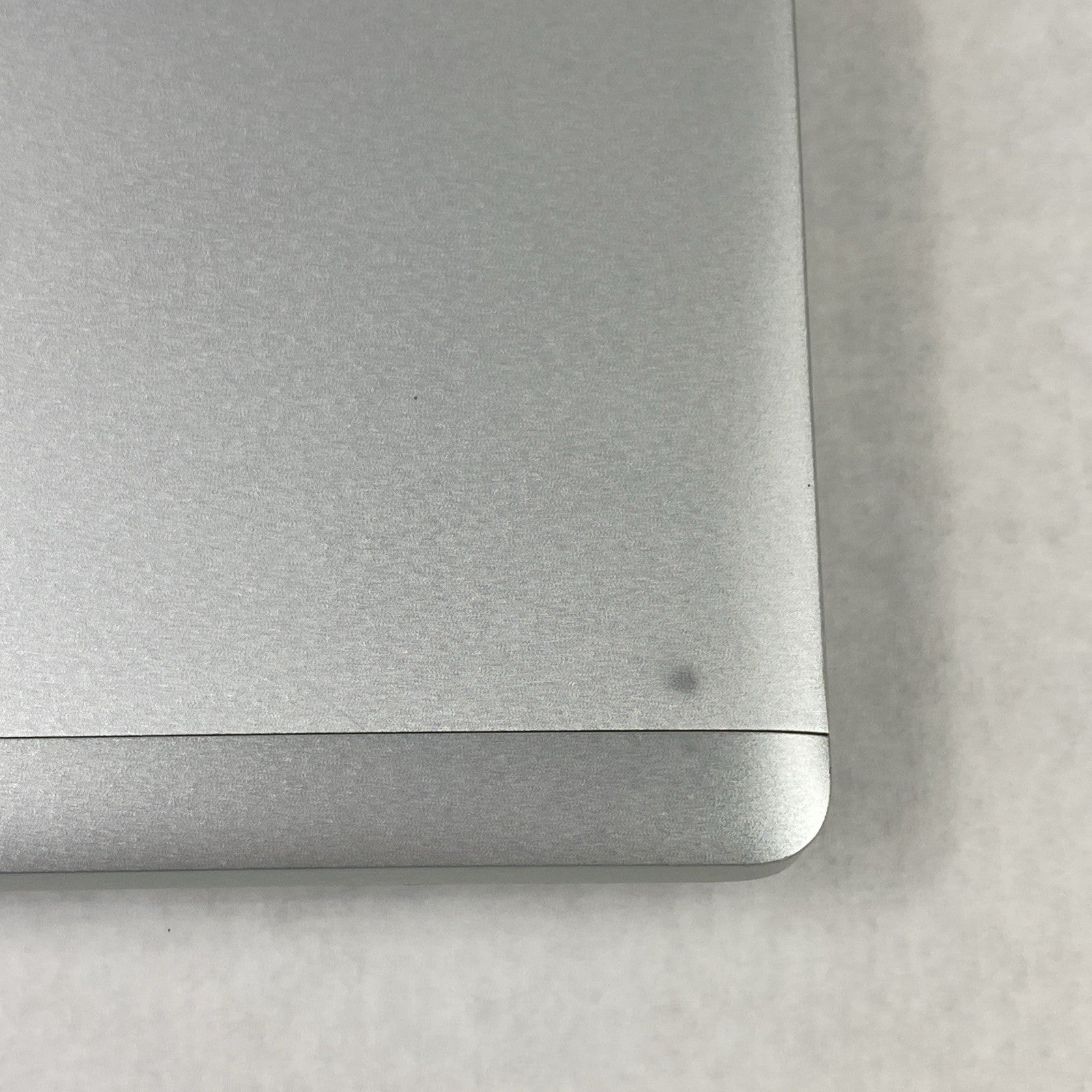 HP 655 G10 AMD Ryzen 7 Pro 7730U 2.00 GHz 16 GB RAM 15.6" No HDD No OS