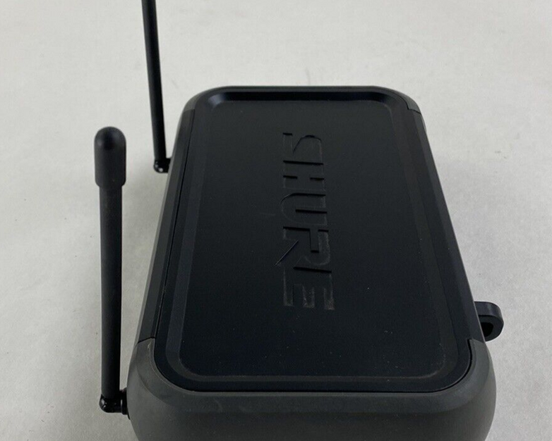 Shure PGX4 Wireless Receiver H6 524-542 MHz For Parts or Repair