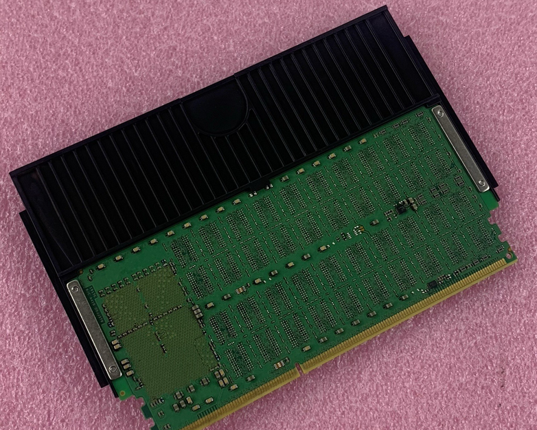 IBM 00VK297 MTA40ALF4G72MDZ-1G6B1B5AA 32 GB DDR4 Memory RAM 4GX72