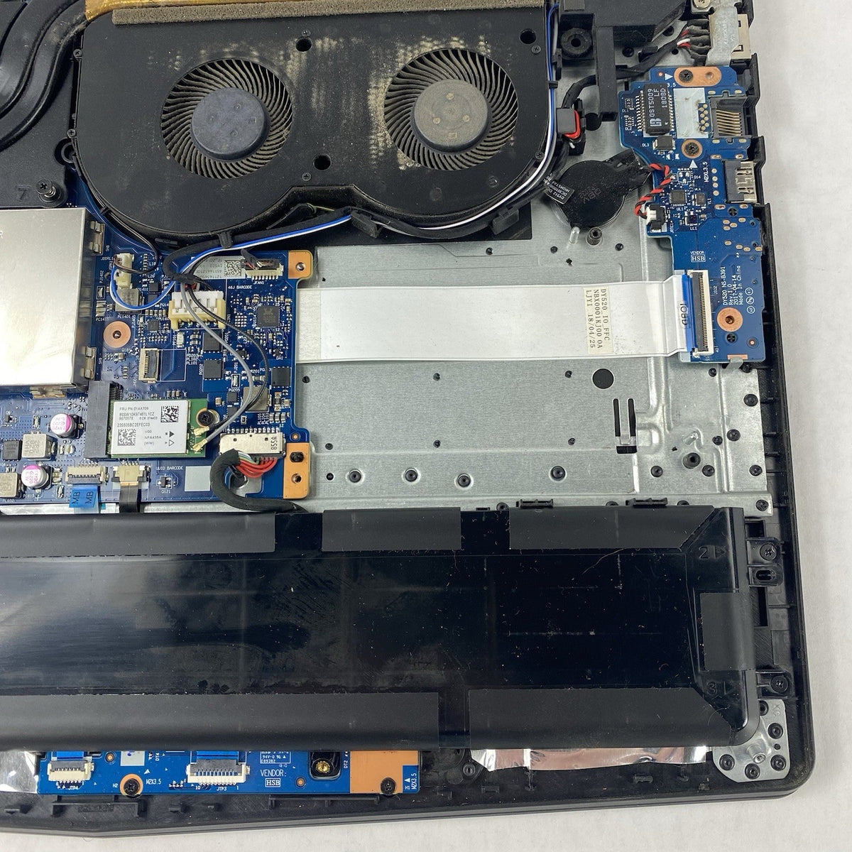 Lenovo Legion Y520-15IKBM 15.6" i7-7700HQ 2.80GHz 16GB RAM RTX 1060 No SSD/OS/AC21