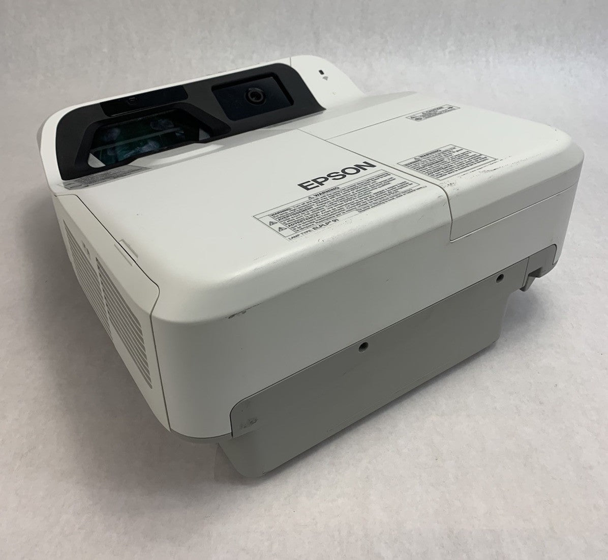 Epson PowerLite 695Wi H740A LCD Lamp Projector 749 Lamp Hours - No Remote0