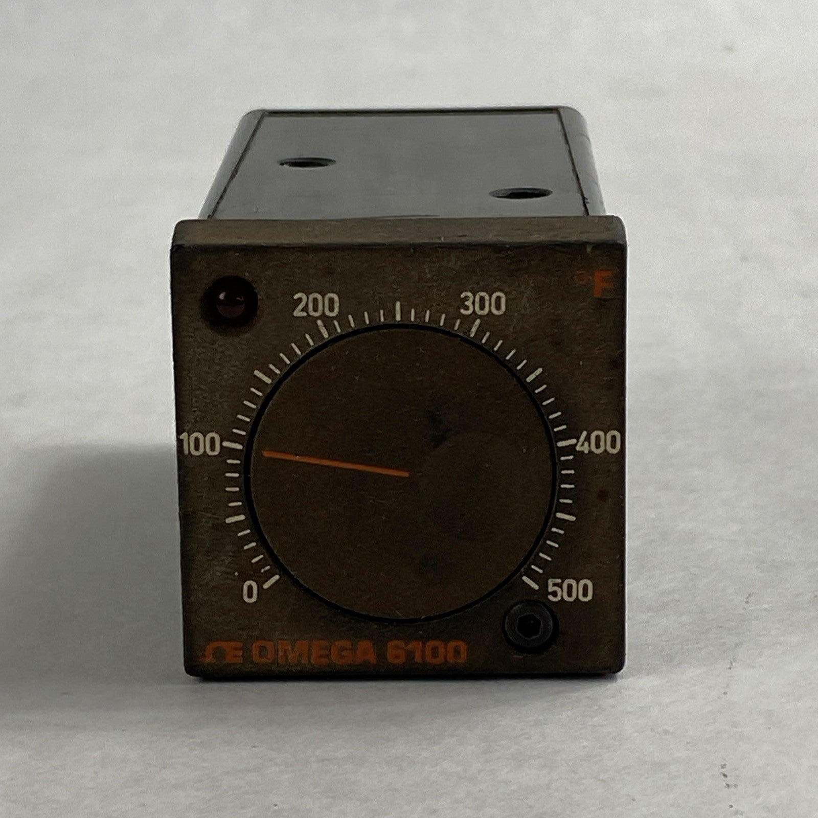 Omega Engineering 6102-J-0/500F Temperature Controller 120V 50/60Hz 0-500F3