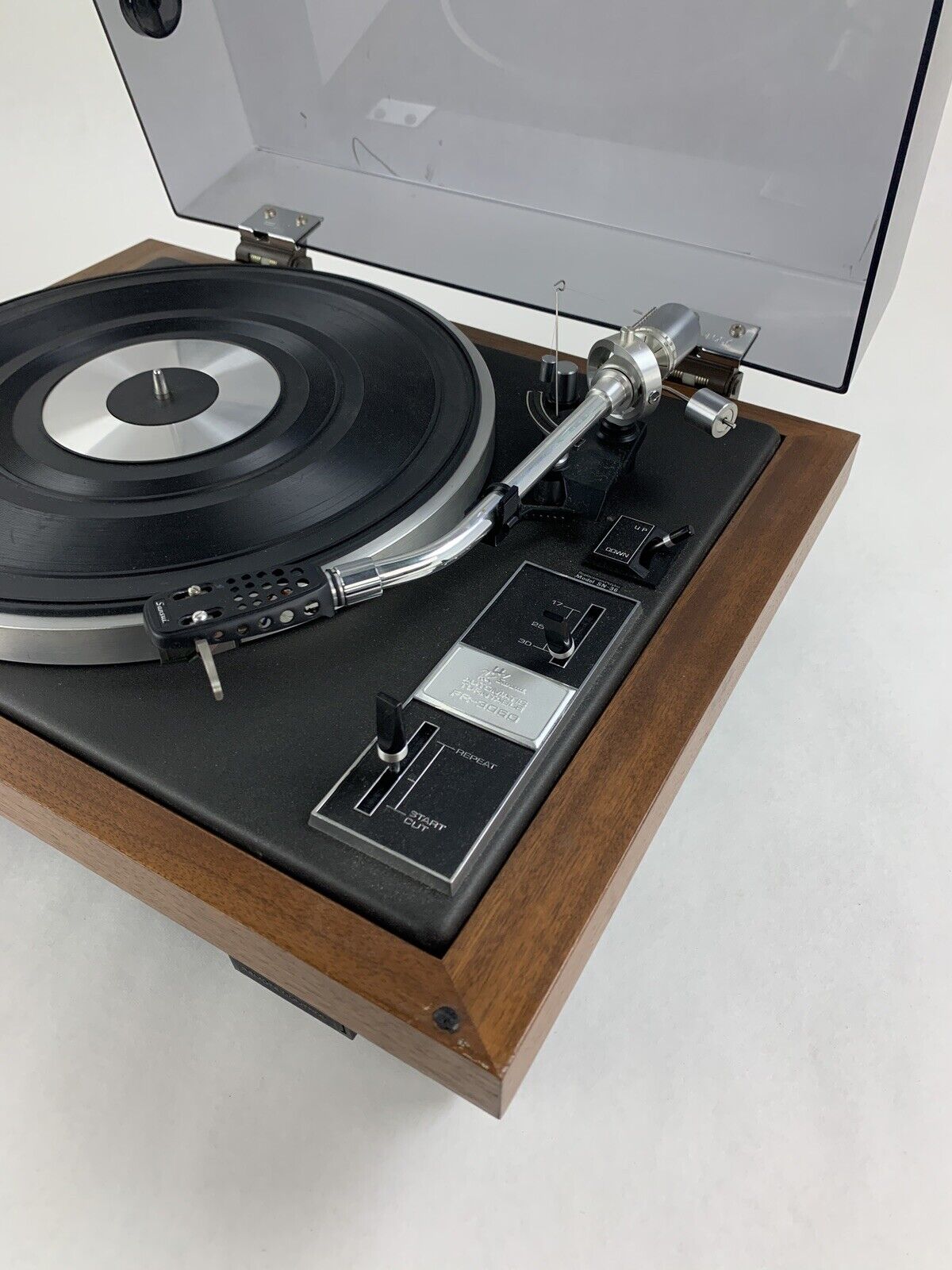 Sansui FR-3060 Automatic Turntable Tested Tone Lift Sticks Parts and Repair