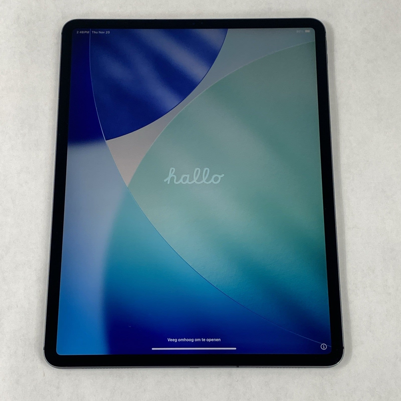 Apple iPad Pro 3rd Gen 12.9" A2014 64 GB Space Gray IOS 26.1