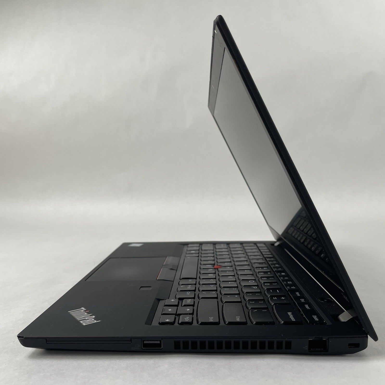 Lenovo ThinkPad T490 14" i5-8365U 1.60 GHz 8 GB RAN No SSD/OS/AC - Chipped Palm7