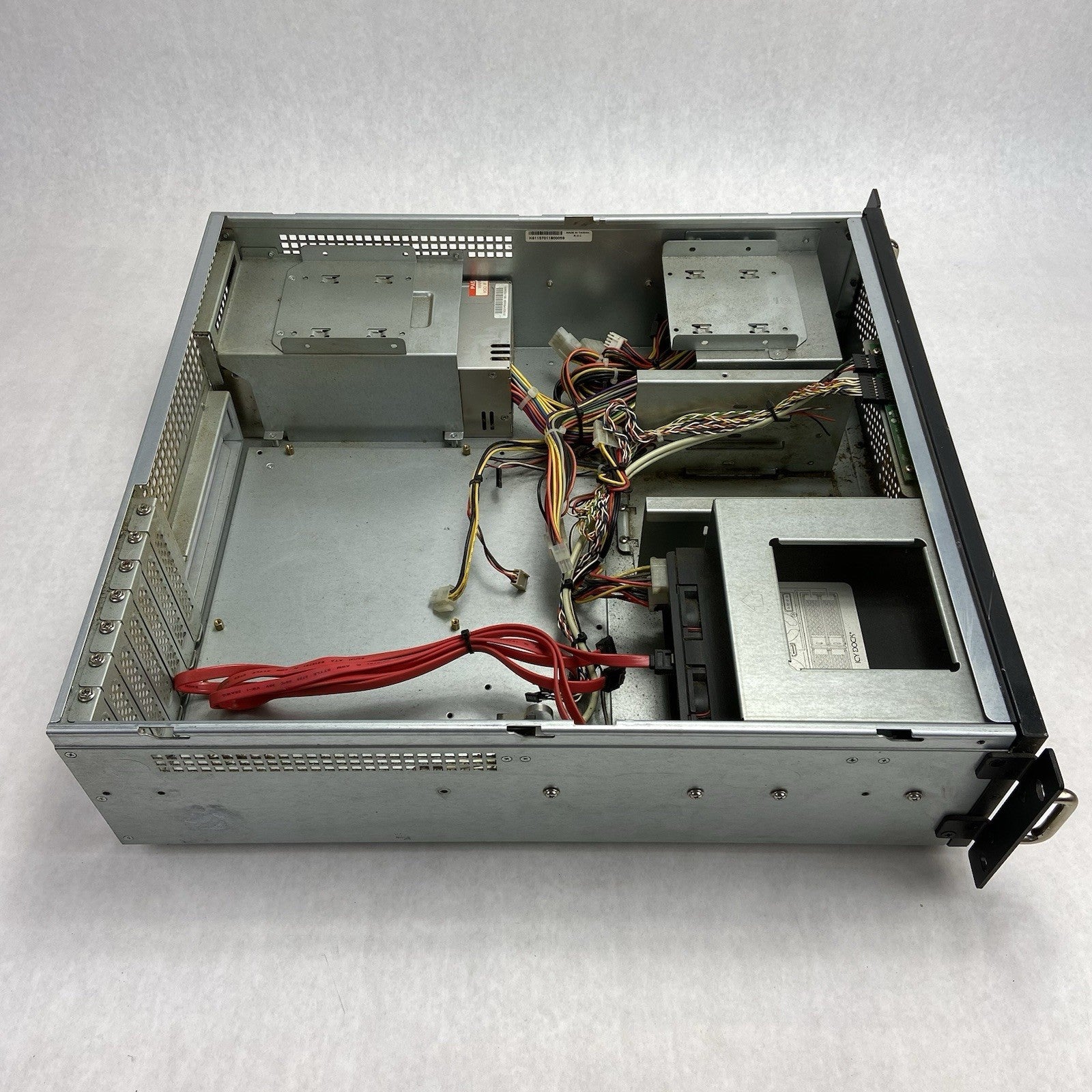 InWin R-Series IW R-300 3U RackMount Server Chassis EMACS P2H-5500V 500W PSU11