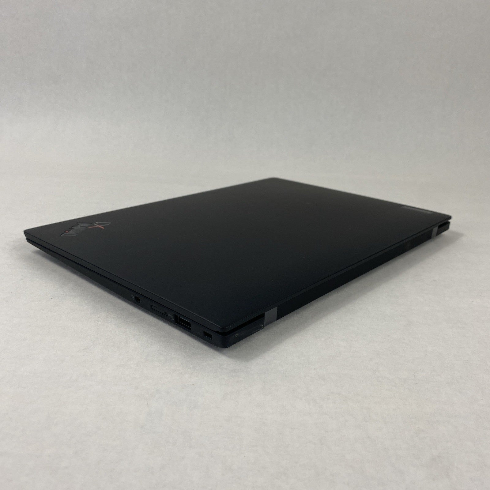 Lenovo ThinkPad X1 Carbon Gen 11 i7-1365U 1.80 GHz 16 GB RAM 14.0" No HDD No OS