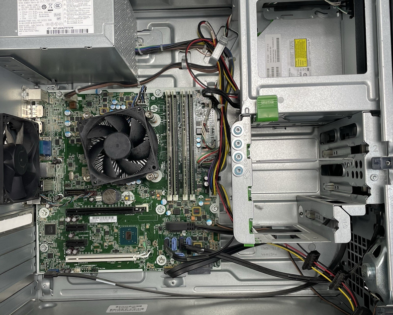 HP EliteDesk 800 G2 MT Intel Core i7-6700 3.40 GHz 24 GB RAM No HDD No OS