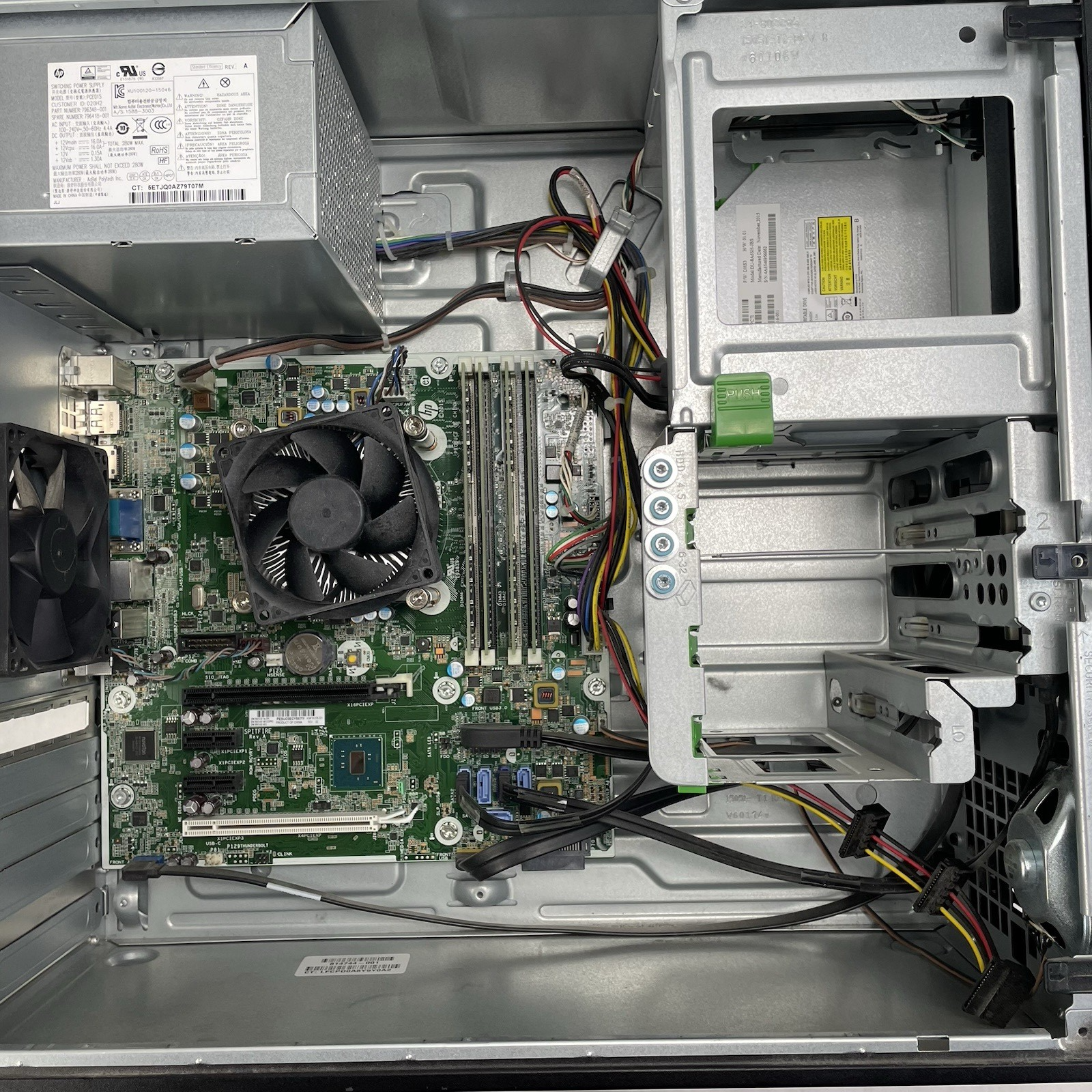 HP EliteDesk 800 G2 MT Intel Core i7-6700 3.40 GHz 24 GB RAM No HDD No OS