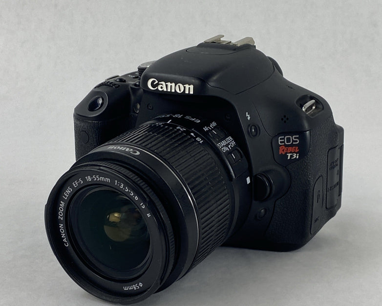 Canon DS126311 Camera EFS 18-55mm Macro 0.25m/0.8ft Zoom Lens w/Battery and Dock