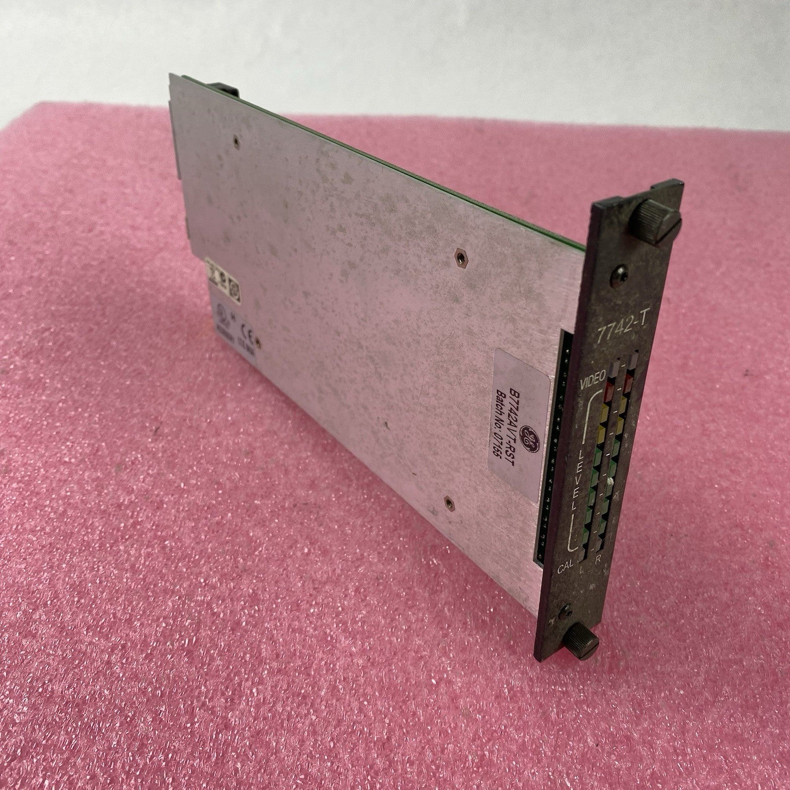 GE Security Fiber Options B7742AVT-RST Digital Audio/Video Transmitter