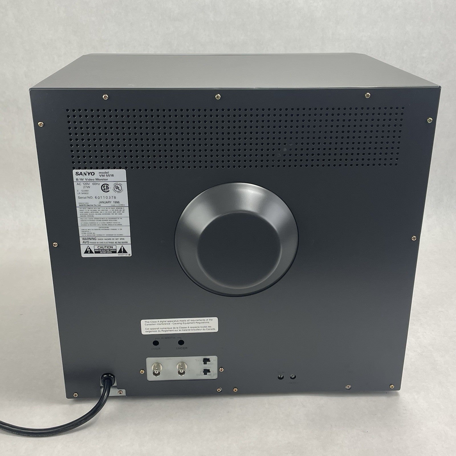 Sanyo VM 5516 Vintage B&W CRT 1997 16''8