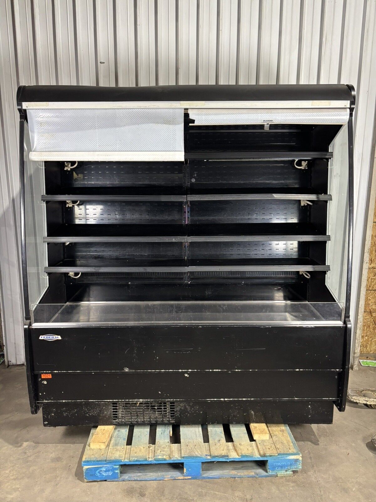 Federal Industries RSSM678R-3 Black 71" Self Serve Four Shelf Air Curtain Powers