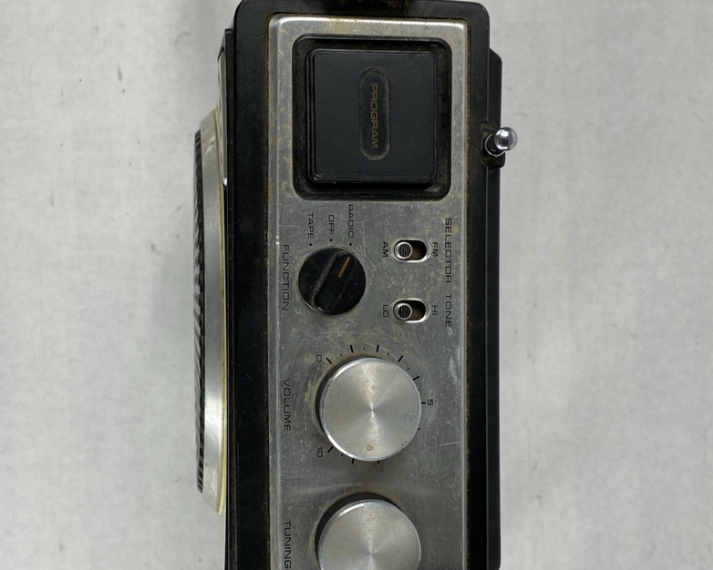 Lloyd's V-150 Vintage AM/FM 8 Track Player Untested