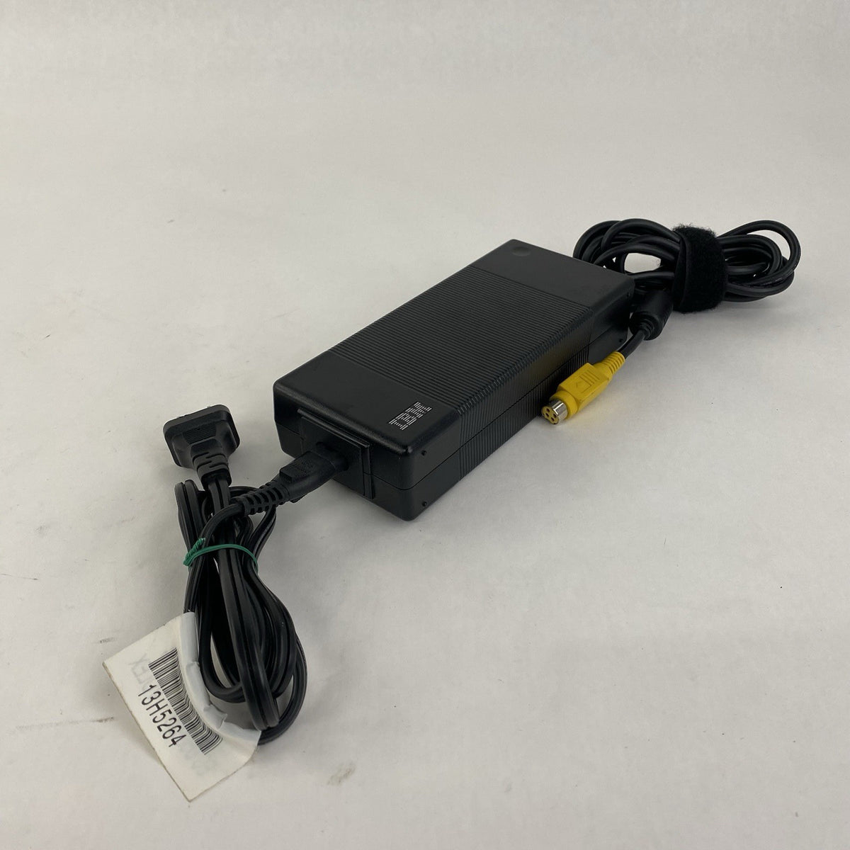 IBM 02K7091 120W 16V 7.5A 4 Pin AC Adapter0