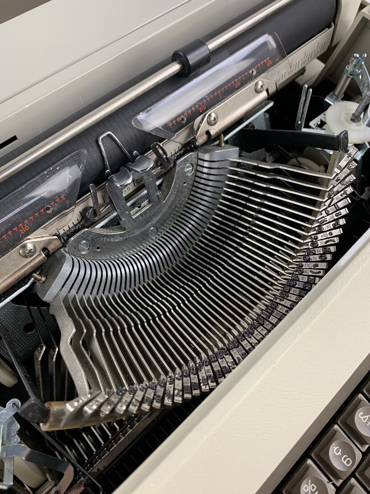 Royal Medallion II Portable Electricl Typewriter Power Tested w/ Case Vintage