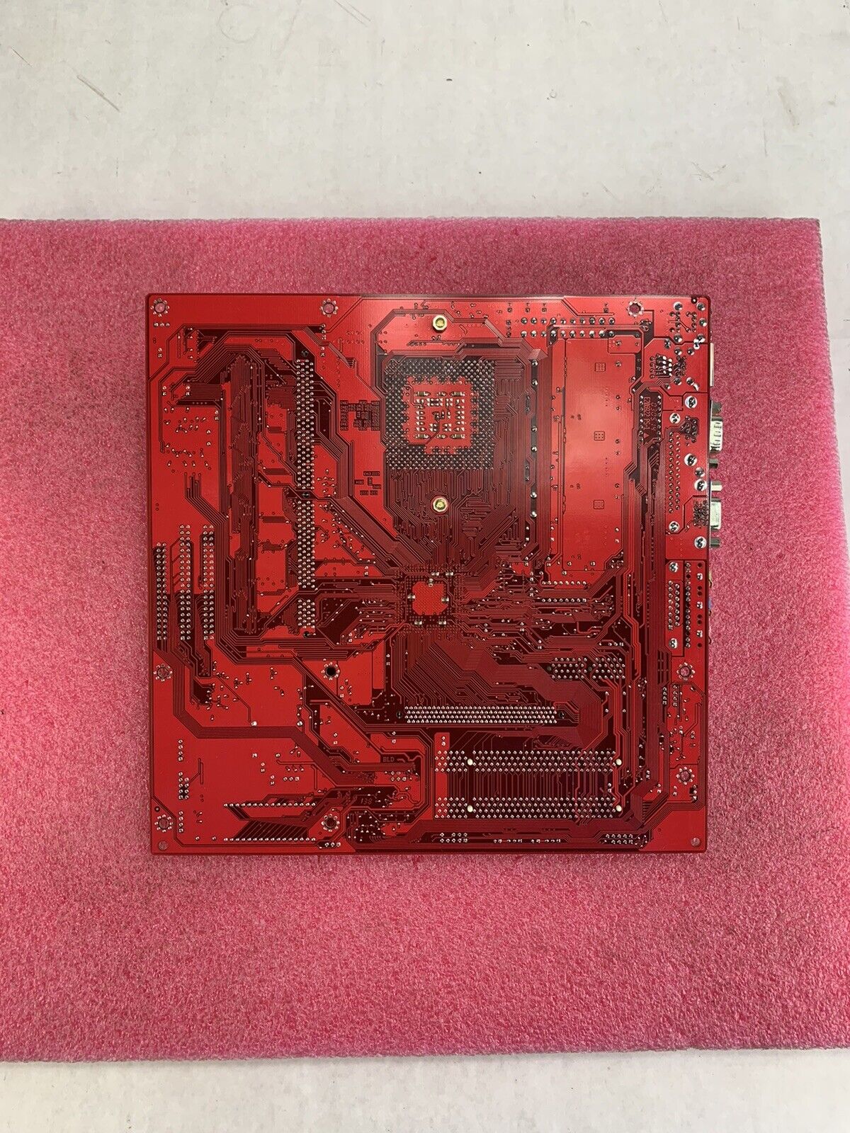 PC Chips M810L Motherboard AMD Duron 1.26GHz No RAM No I/O Shield
