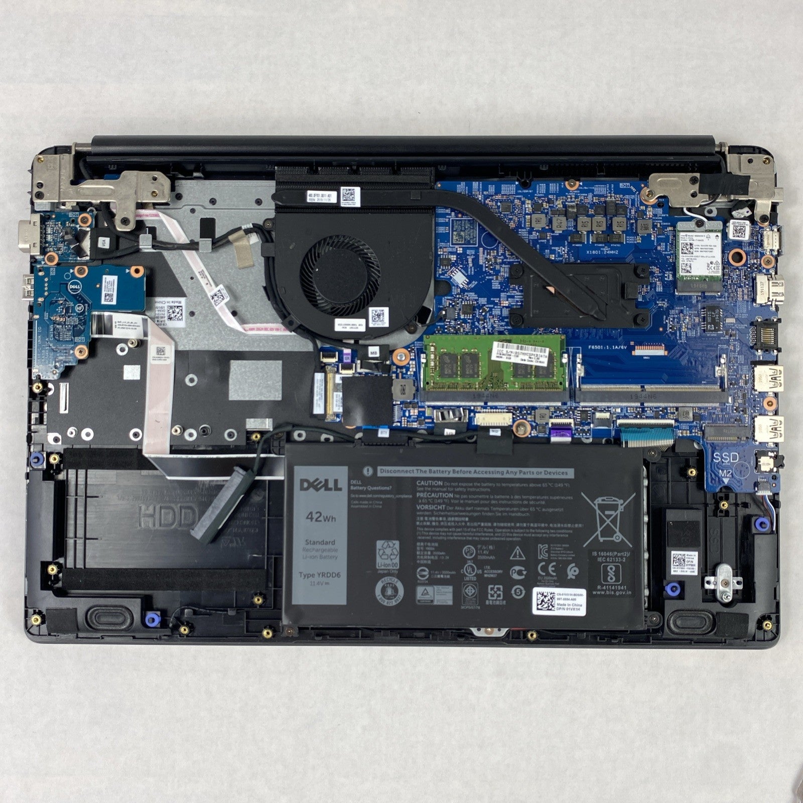 Dell Latitude 3500 Intel Core i5-8265U 1.60 GHz 8 GB RAM 15.6" No HDD No OS