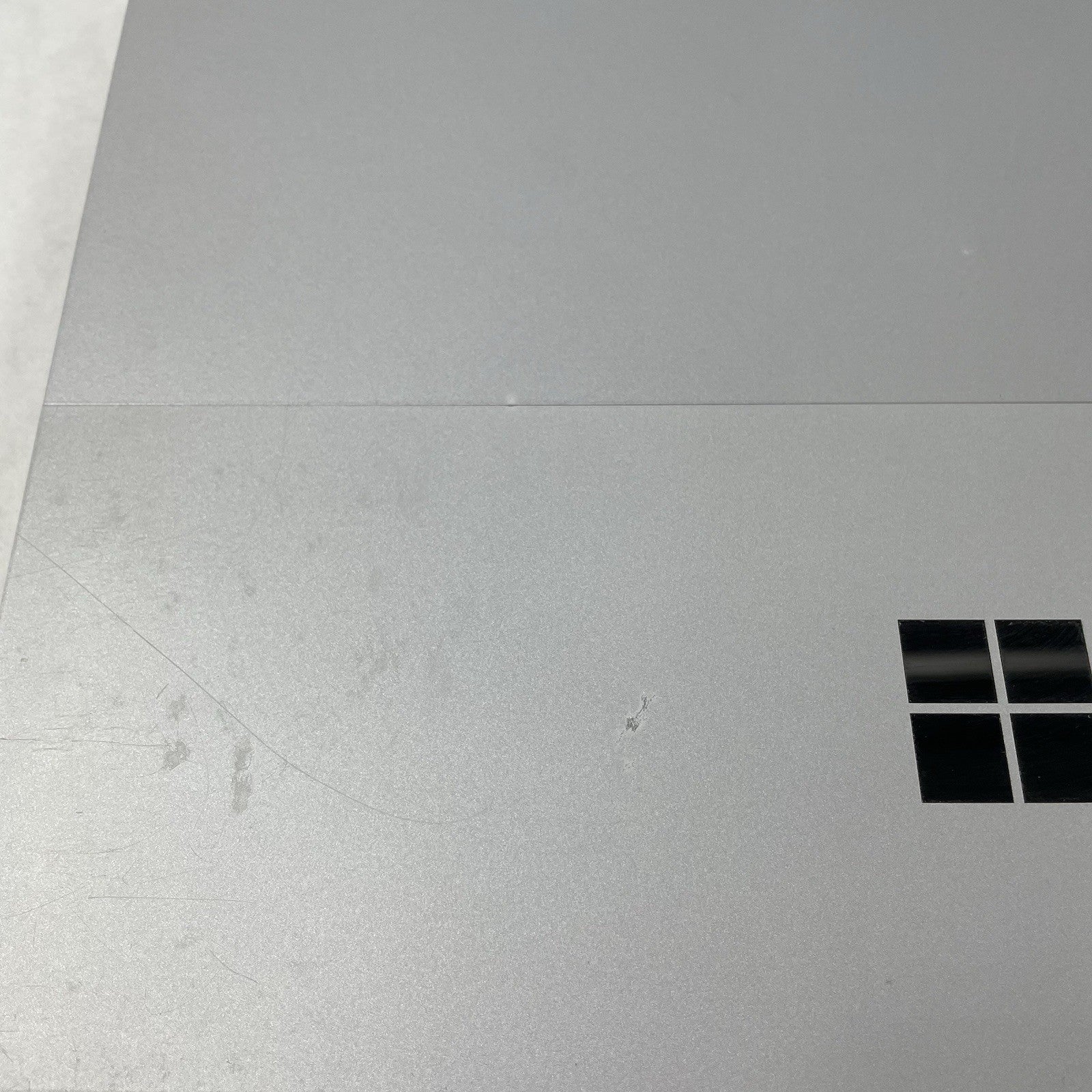 MicroSoft Surface Pro 7 13.3" i7-1065G7 1.30 GHz 16 GB RAM 256 GB SSD Windows 119