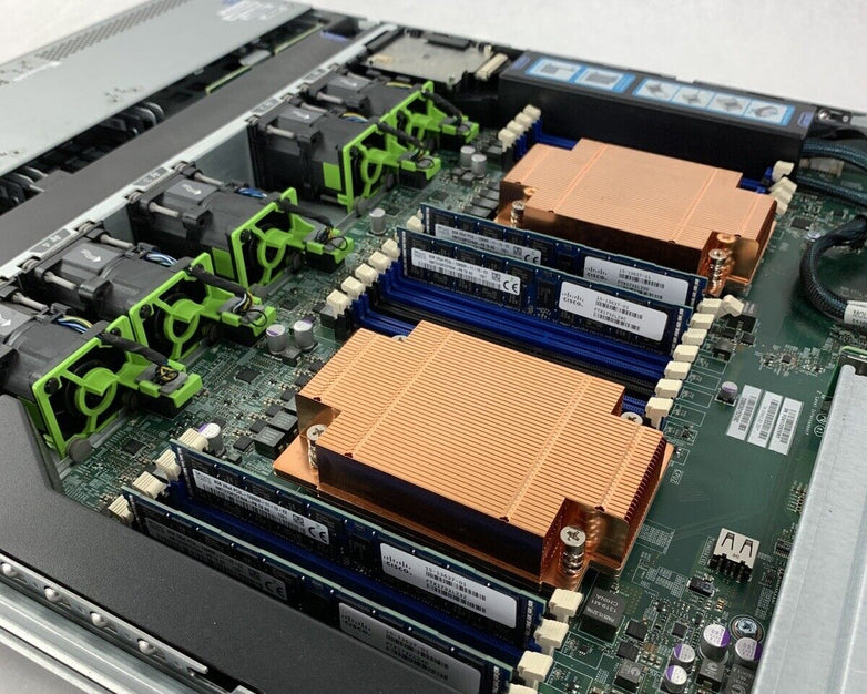 Cisco UCSC-C220-M3S V01 Xeon E5-2609 2.40 GHz  32 GB RAM No OS No HDD