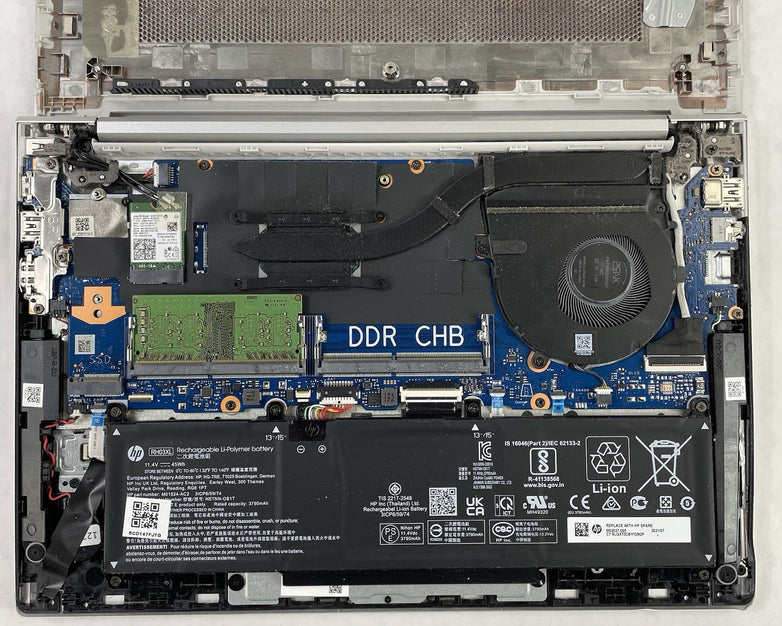 HP ProBook 630 G8 13.3" i7-1165G7 2.80 GHz 8 GB RAM No SSD No OS - Dinged Corner