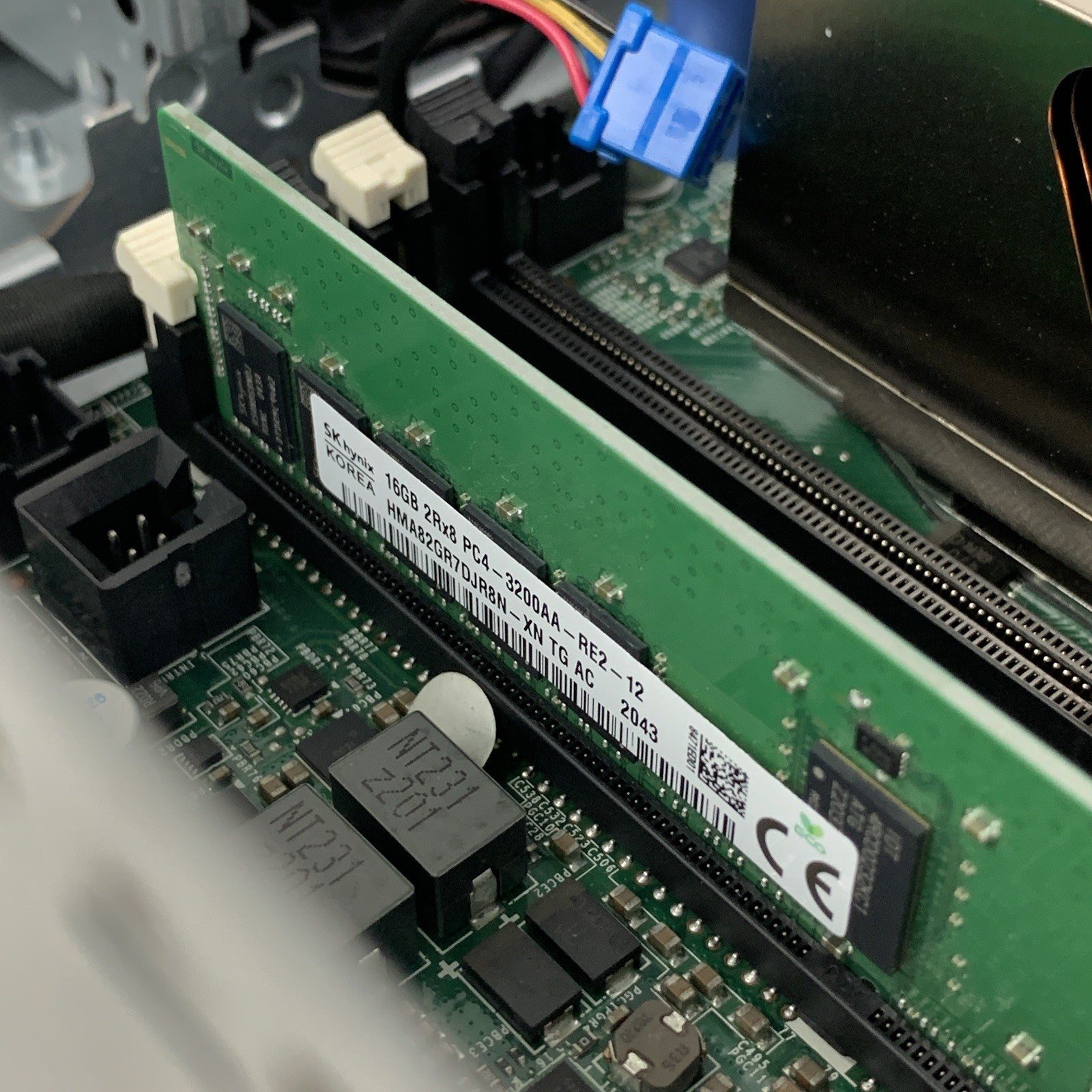 Dell EMC Poweredge R530 2x Xeon E5-2620v3 2.4 GHz 32 GB Ram No OS No HDD No PSUs