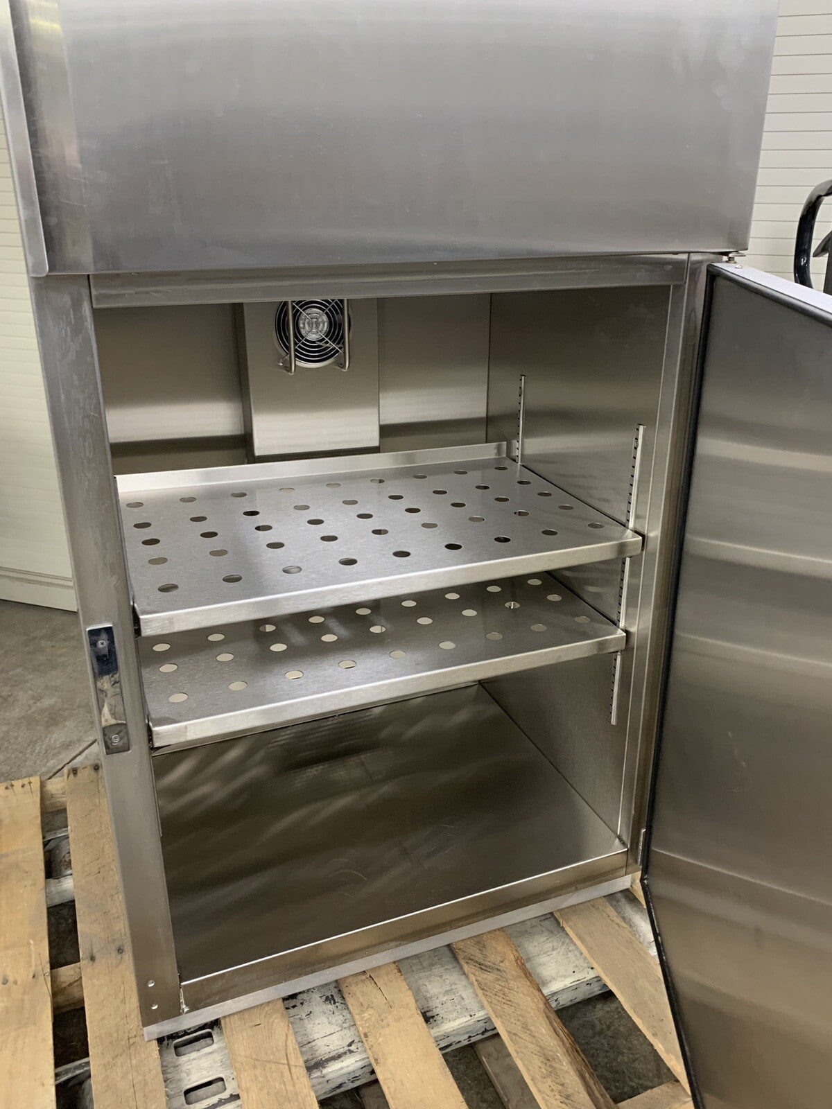 Skytron SS2207N Warming Cabinet Job #NB88-2 Powers and Warms