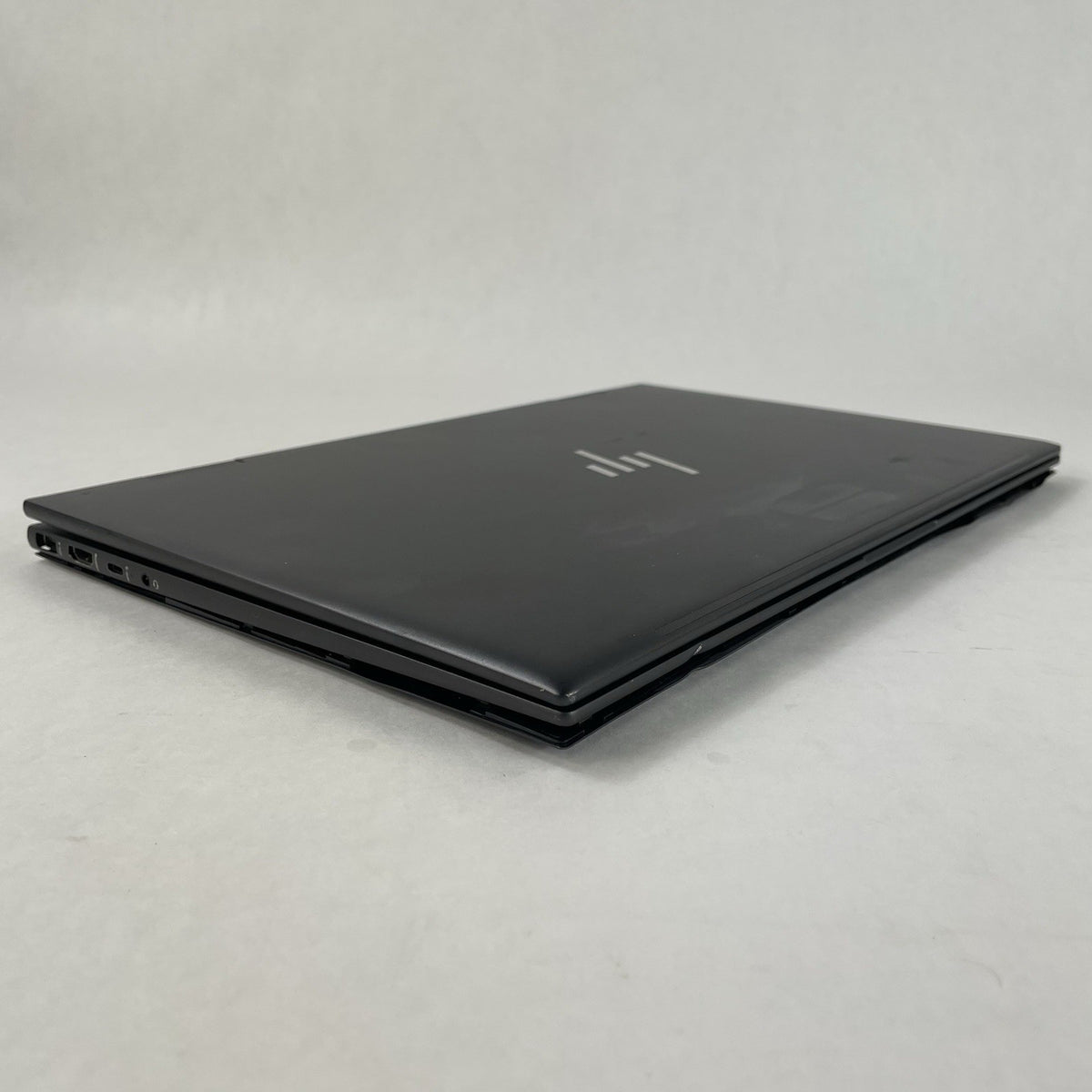 HP Envy x360 15.6" Ryzen 7 5700U 1.80 GHz 16 GB RAM No SSD/OS/AC - Bottom Panel10