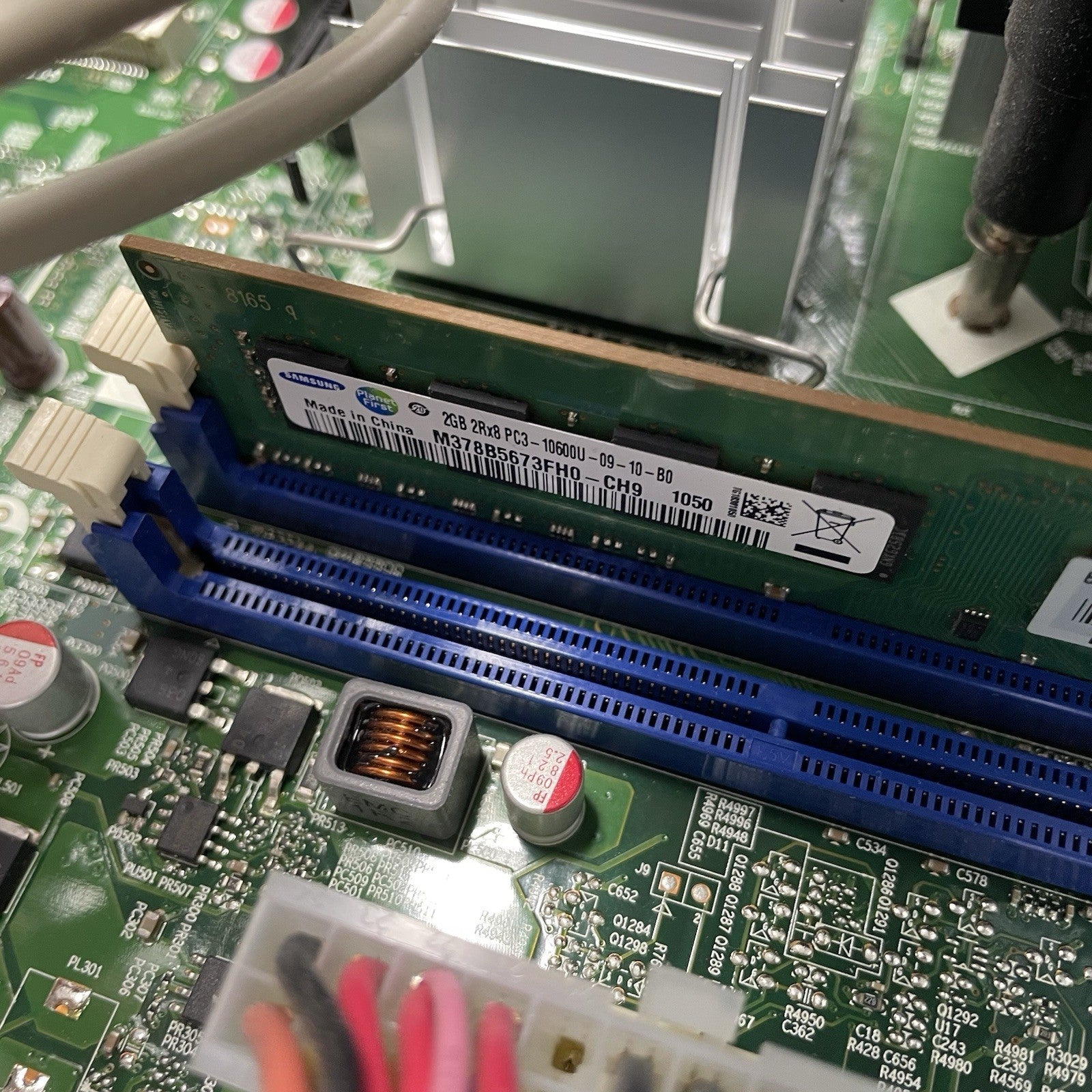 HP 500B MT Pentium Dual_Core E5700 3.00 GHz 2 GB Ram No HD No OS