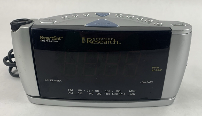 Emerson Research SmartSet CKS3516 Time Projector Alarm Clock Radio