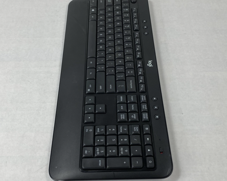 Lot of 4 Logitech K540 Y-R0012 Wireless Desktop Keyboard Power Tested No Dongle