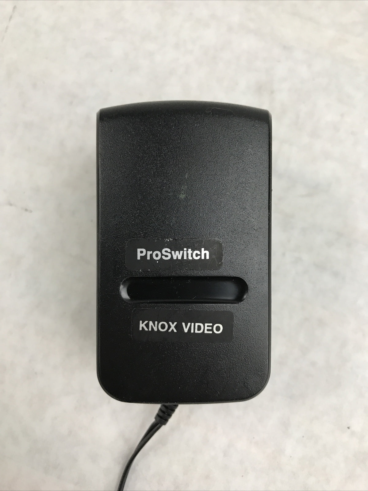 Tamura AC Adapter 835AS15080 IN:120V AC 60Hz 20W OUT: DC 15.0V 800mA