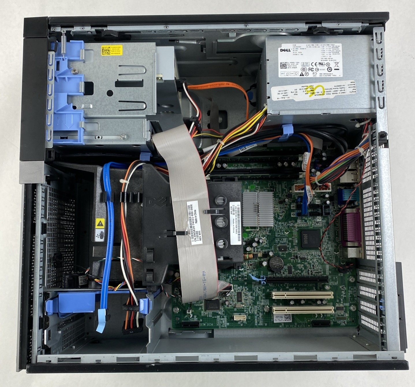 Dell OptiPlex 960 MT Core 2 Quad Q6600 2.40GHz 4GB RAM No HDD No OS