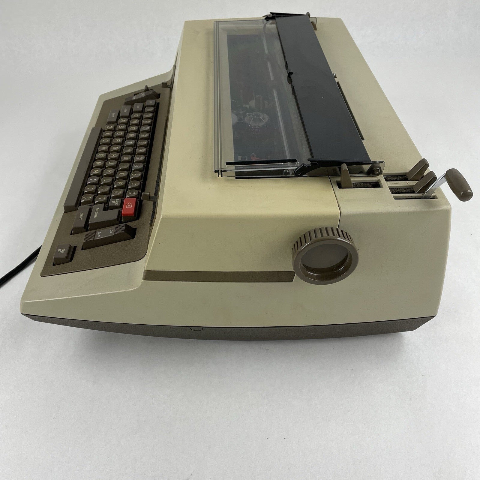 Royal 350A Typewriter 115V No Ribbon Tested