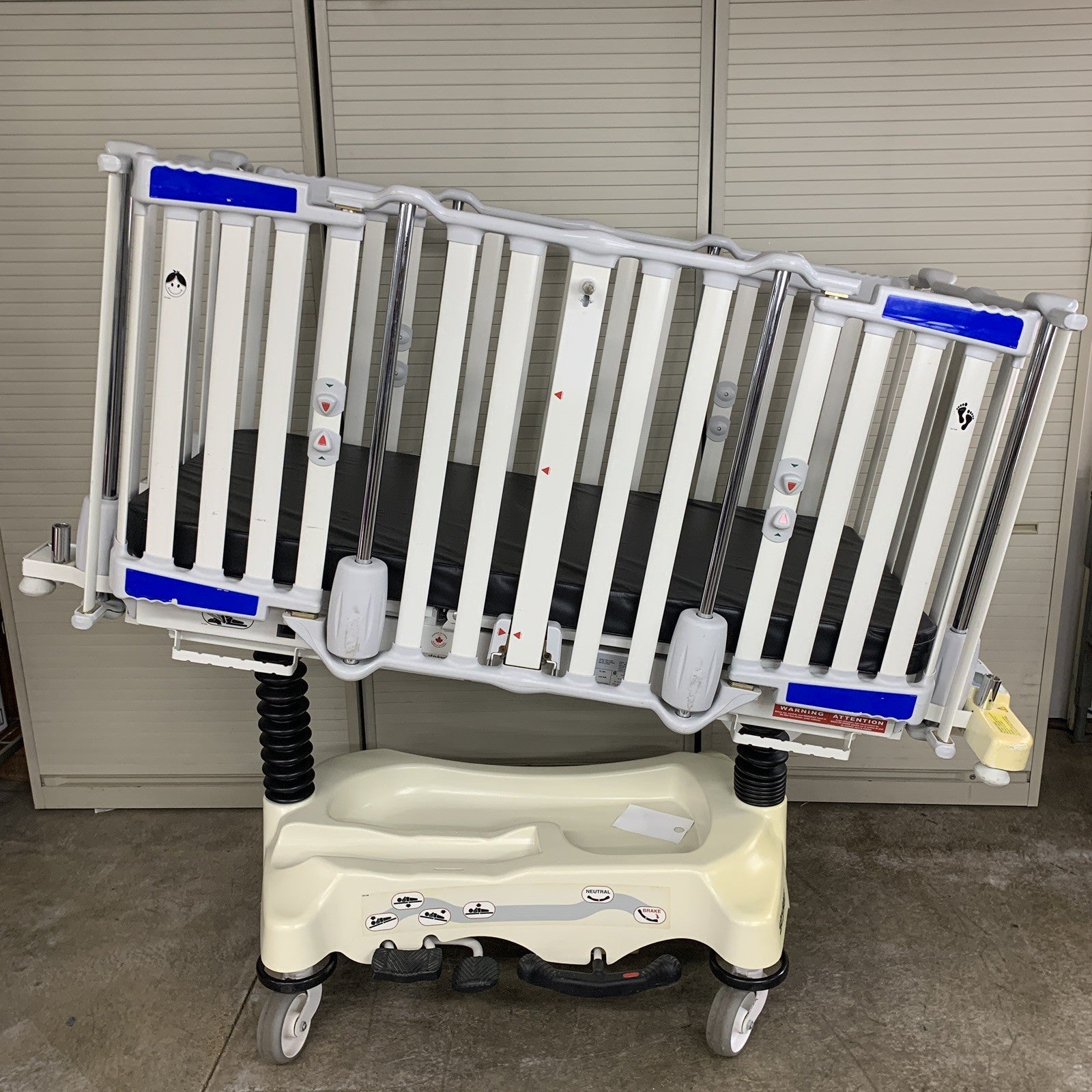 Stryker Cub FL19H Pediatric Crib with Mattress No Handles on Doors