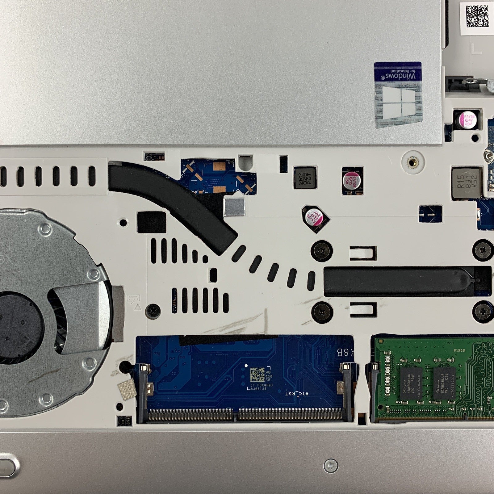 HP ProBook 430 G5 14" i5-7200U 2.5 GHz 8 GB Ram No OS No HDD No Bottom Cover