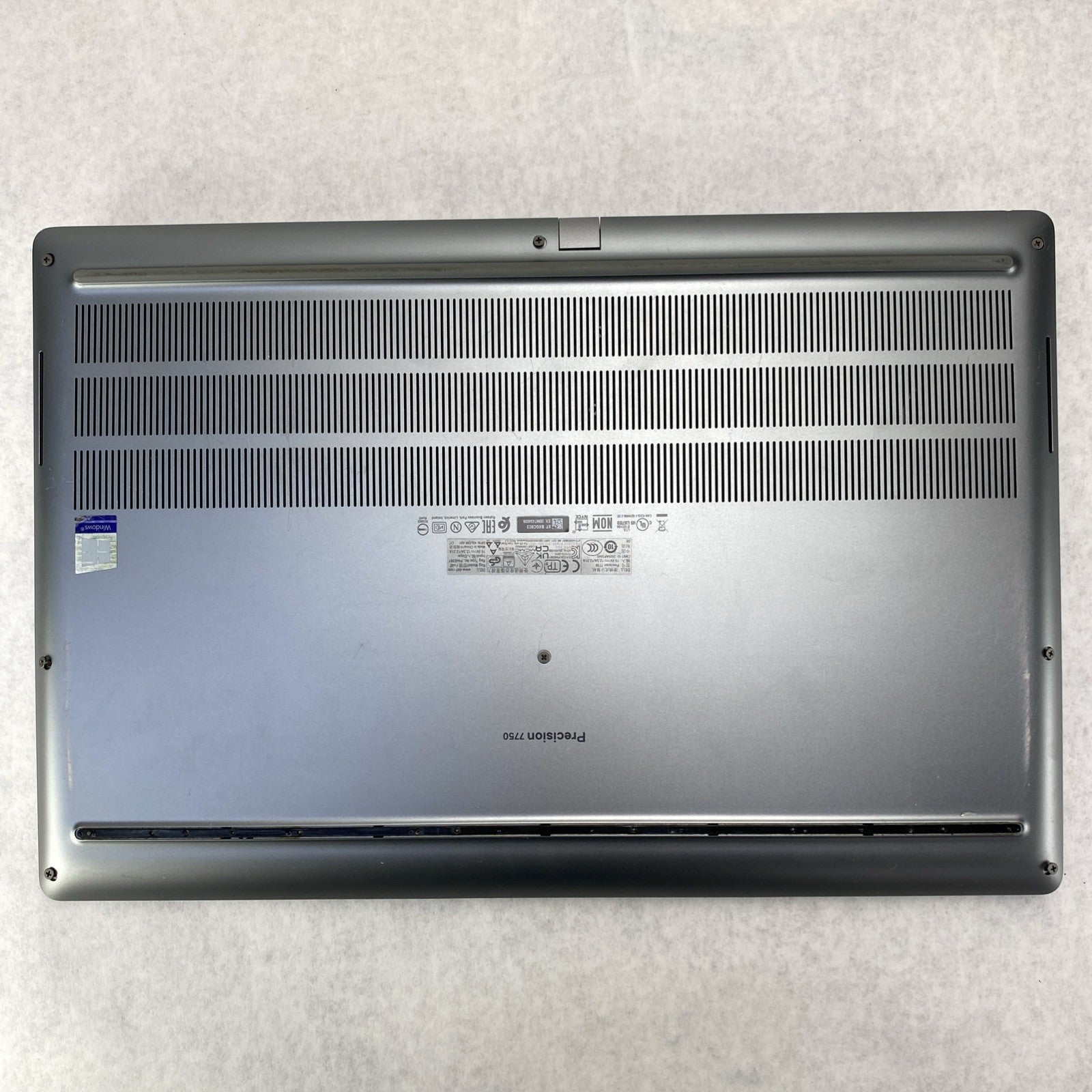 Dell Precision 7750 17.3" Core i7-10850H 2.30 GHz 32GB RAM RTX 4000 No SSD No OS