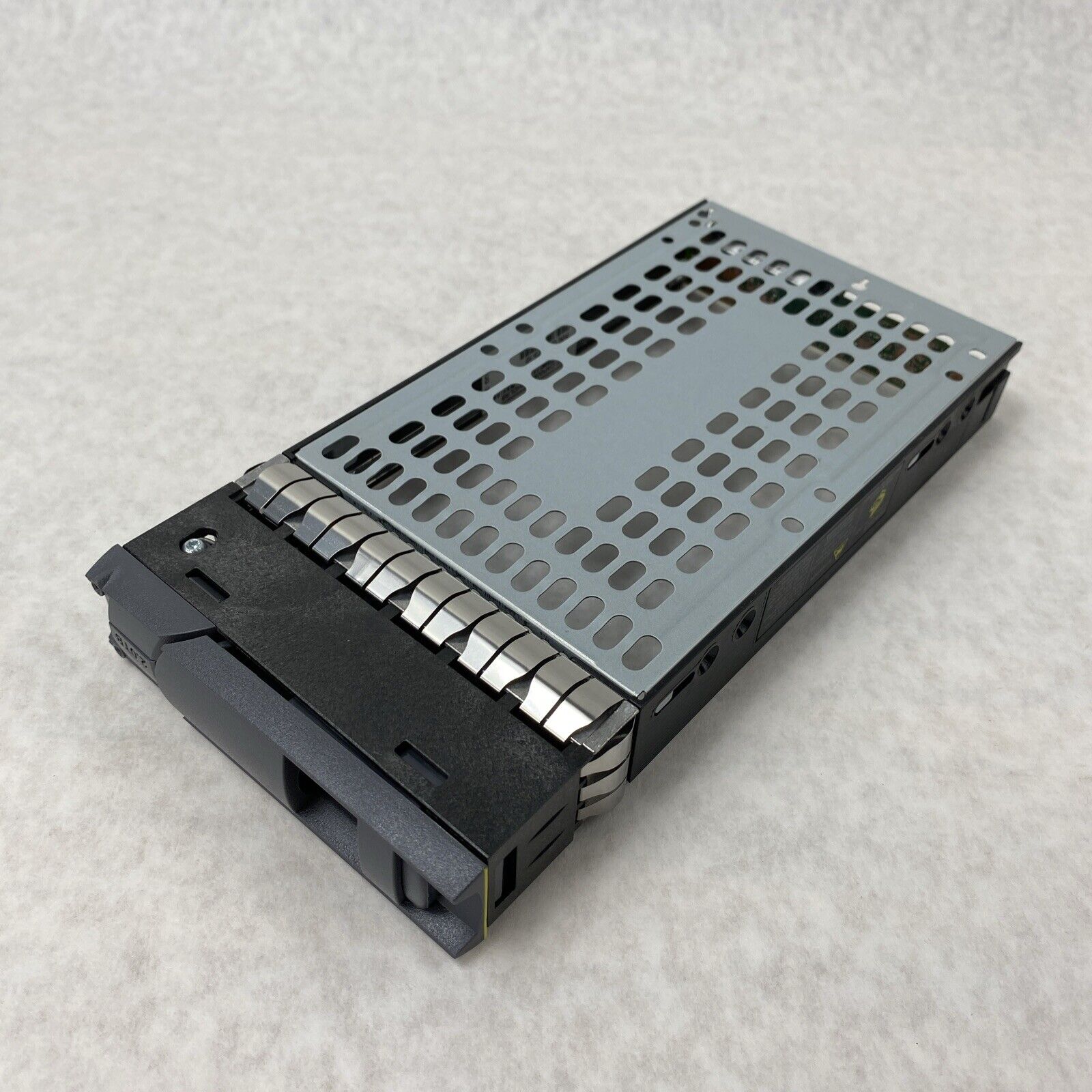 NetApp 0095673-10 SAS/SATA Hard Drive Caddy Tray 0961208-20 w/ Emulex Adapter