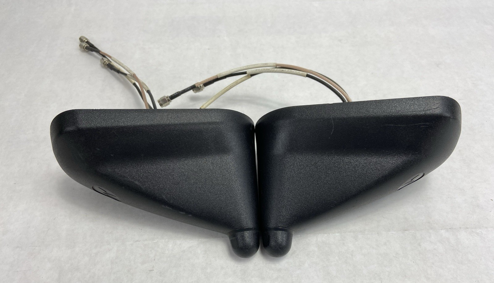 Motorola Laird GPSS746MP-MT4 VSM Base RF Antenna with Cap AN000036A01 - Lot of 2