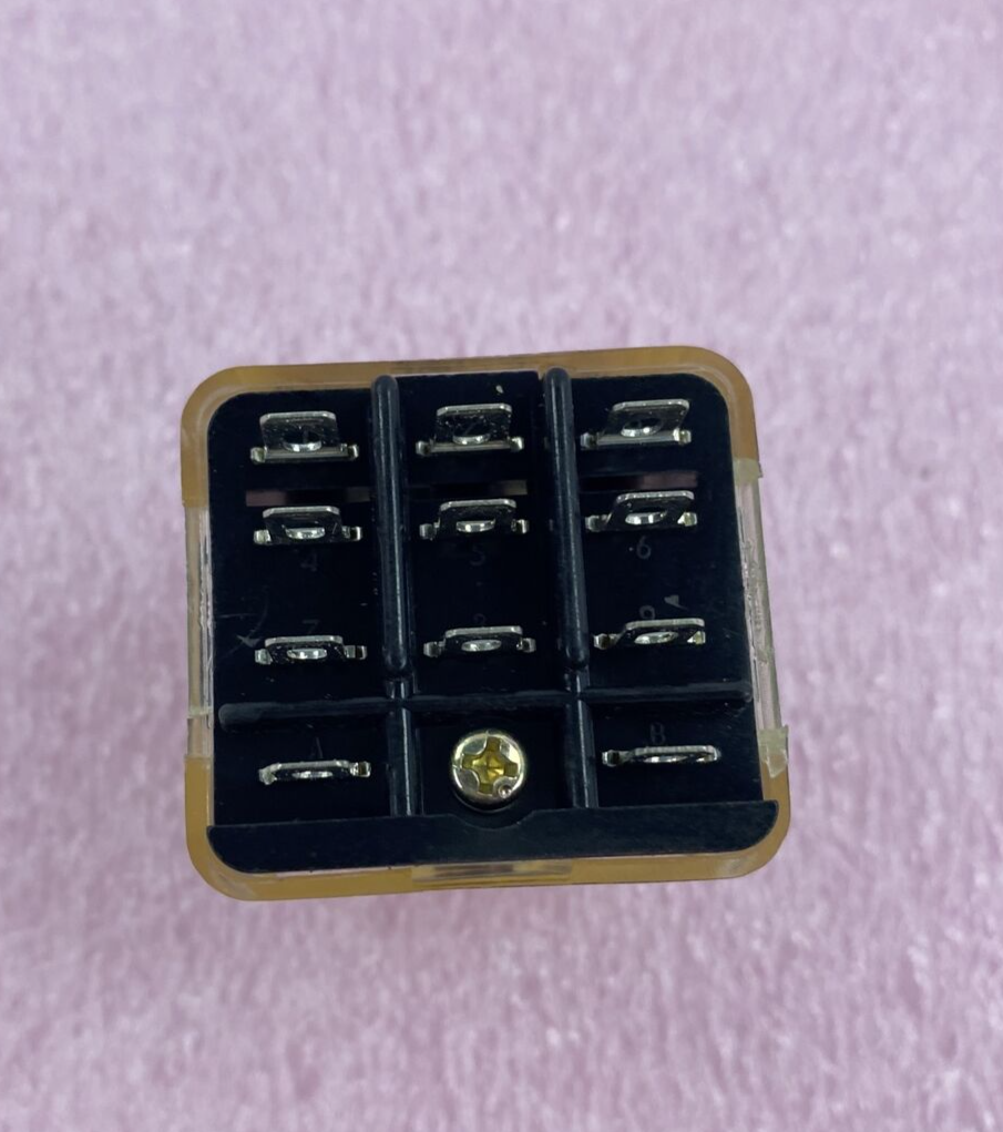 SIGMA Instruments Relay 68R3-24705 10A 28VDC/240 VAC