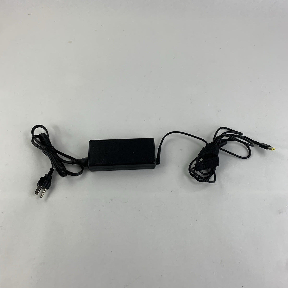 Lenovo ADL135NDC3A AC Adapter - Lot of 32