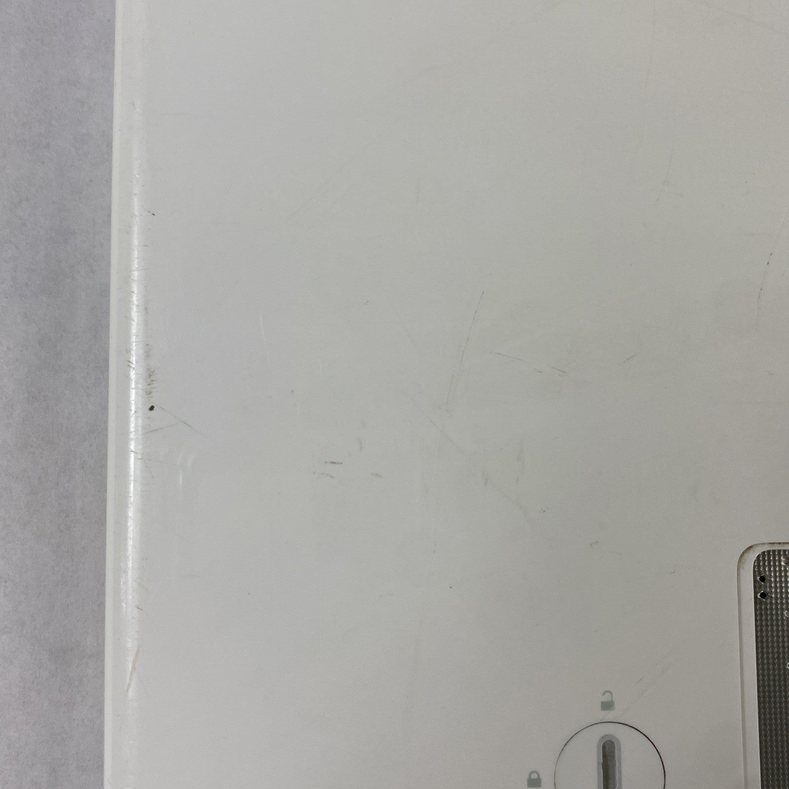 Apple MacBook A1181 2008 13" 2.1GHz Core 2 Duo 1GB RAM No HDD No OS No Battery21