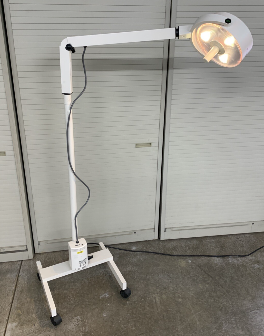 Welch Allyn Model 44200 Procedure Light with Mobile Floor Stand Powers On