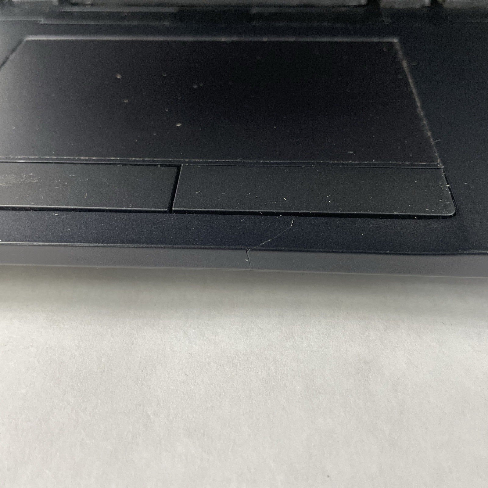 Dell Latitude 5590 15.6" i5-8250U 1.60 GHz 8 GB RAM No SSD/OS/AC/Batt- Bad Front2