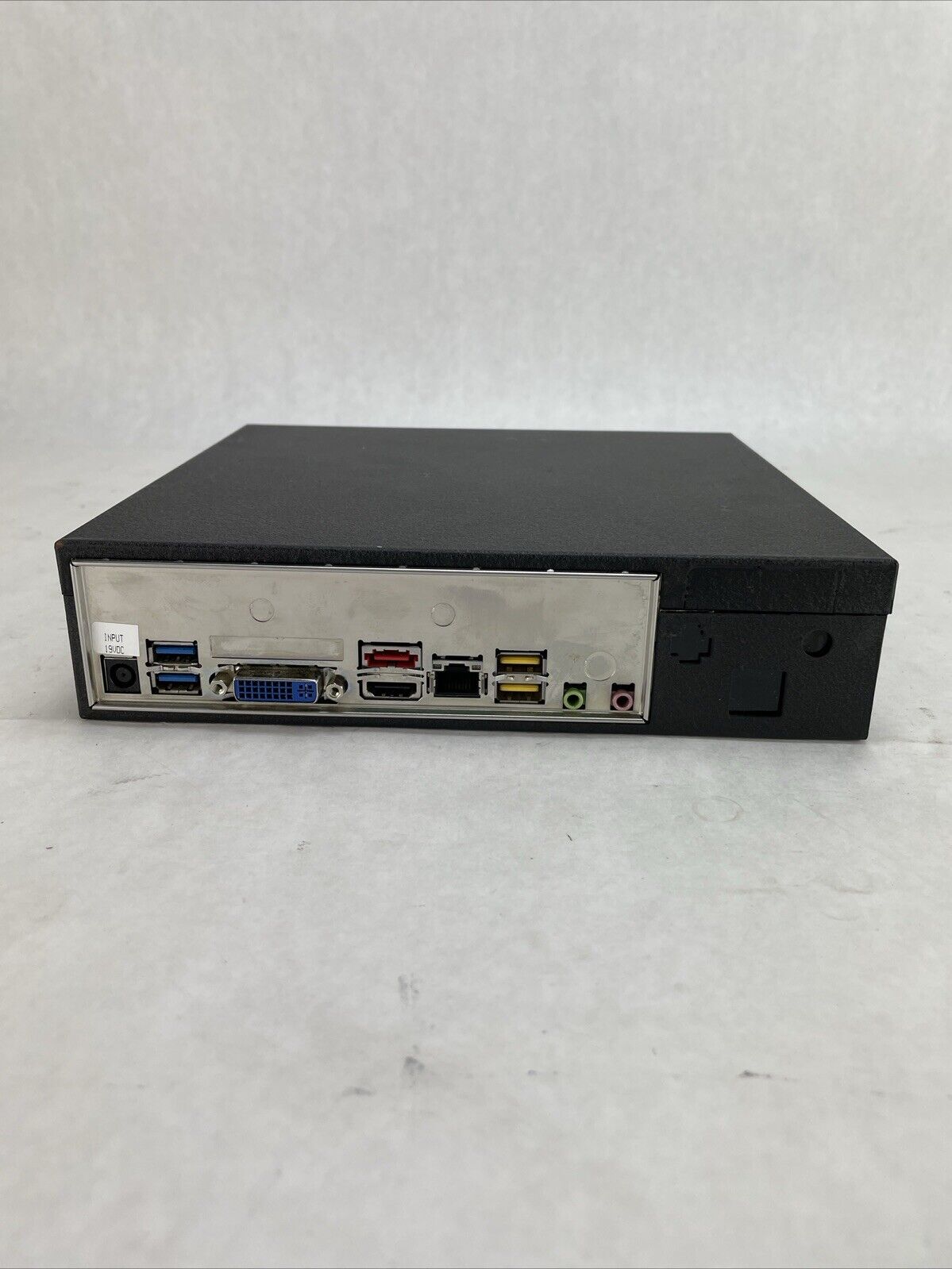 Intel DH61AG Media PC Intel Core i3-3220 3.3GHz 4GB RAM No HDD No OS