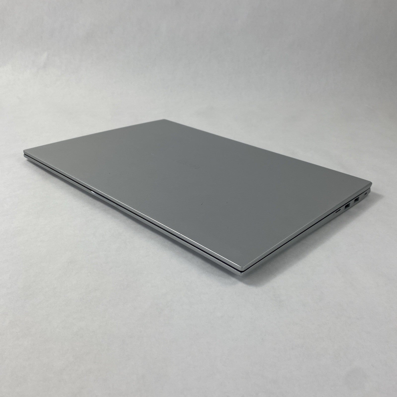 LG Gram 17Z90P-N.APS5U1 Intel Core i7-1165G7 2.8 GHz 16GB RAM 17" No SSD No OS