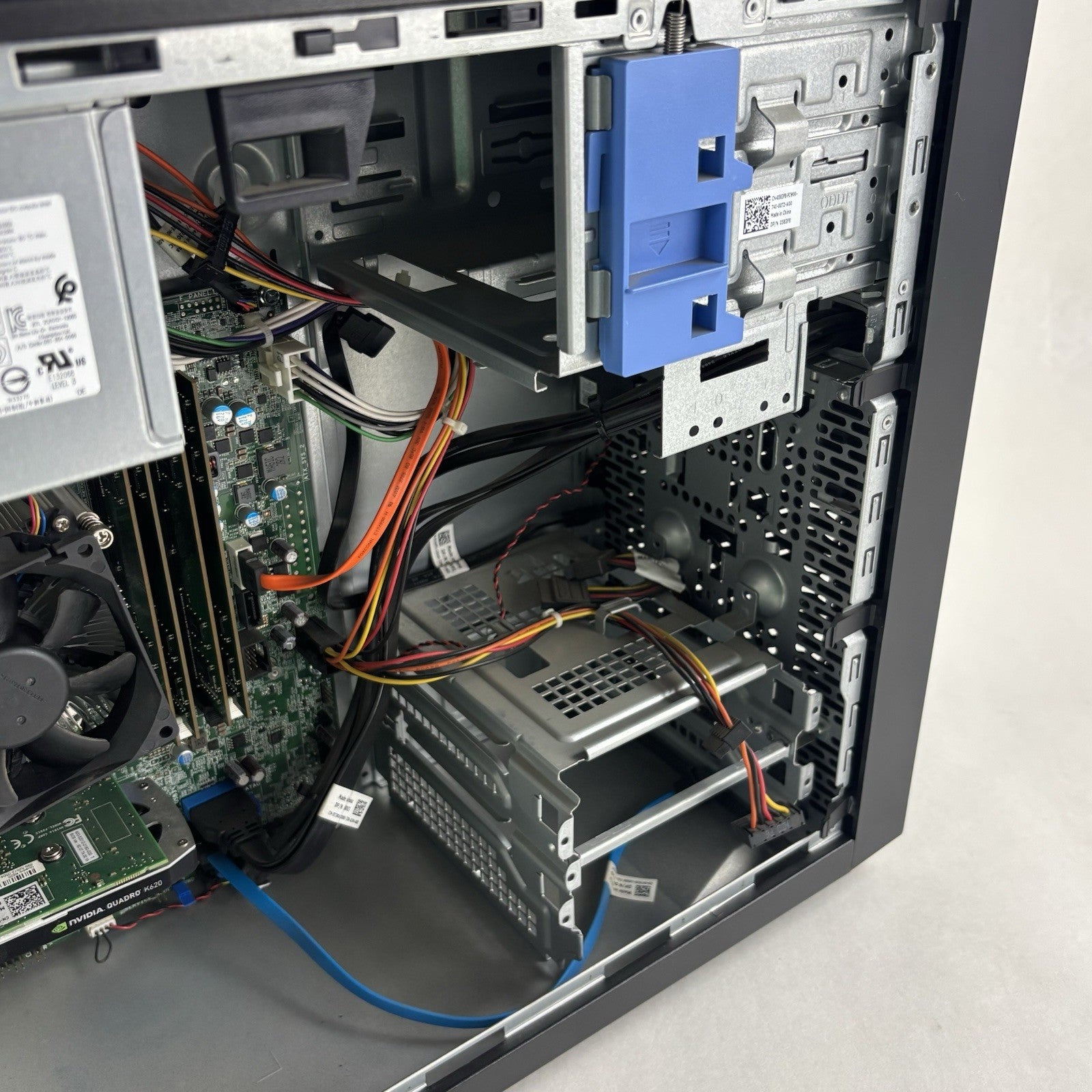 Dell Precision Tower 3620 Xeon E3-1220v5 3 GHz 16 GB RAM No HDD No OS